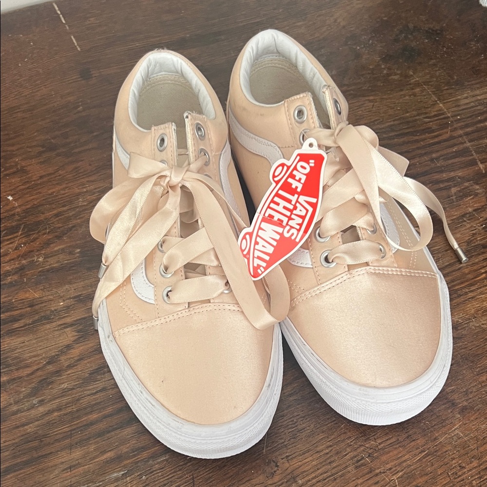 Vans Satin Sneakers in champagne with White Details